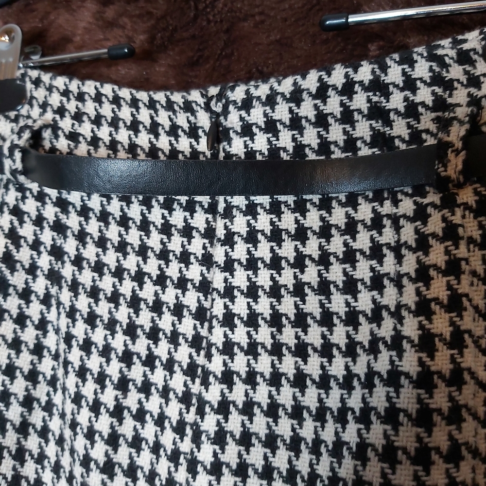 Pencil skirt- belted waist - lined - Picture 7 of 14